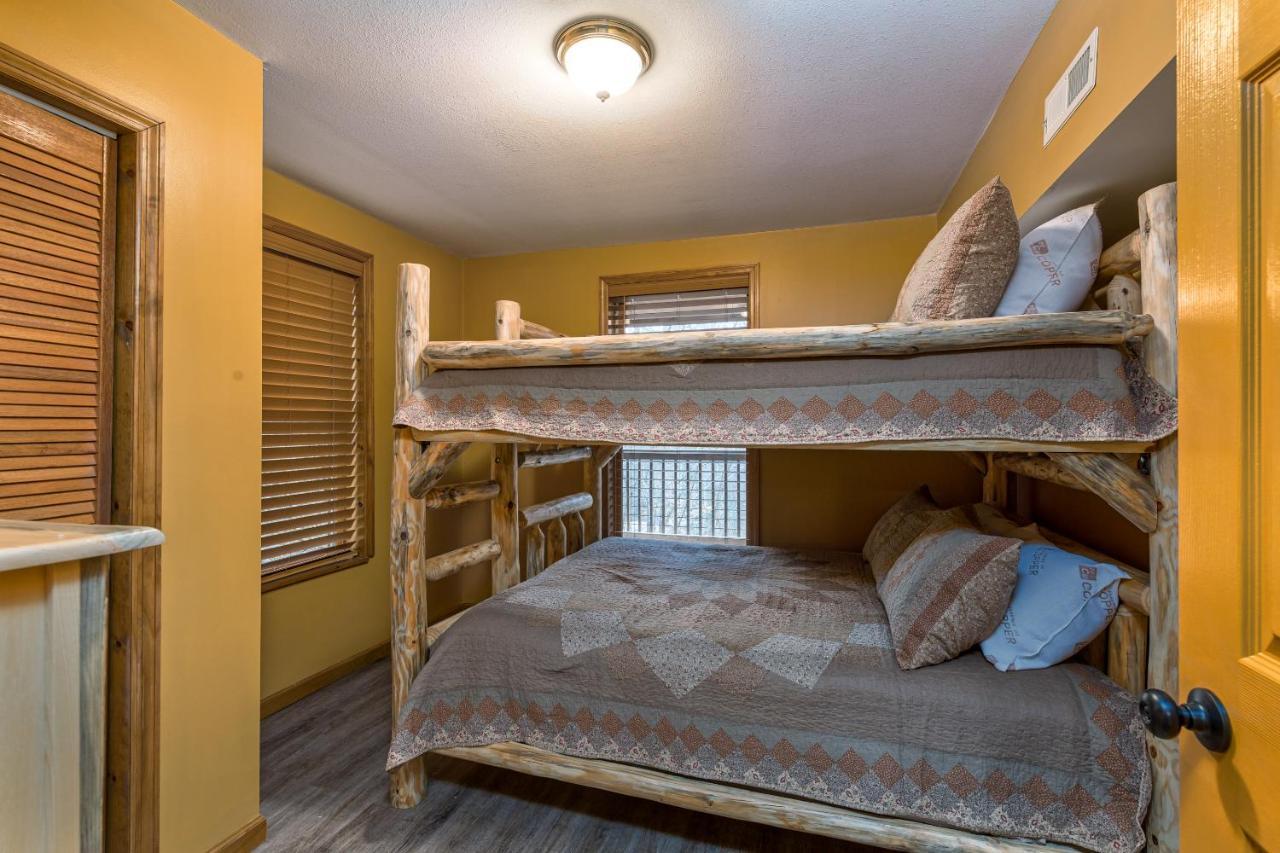 North Ridge Place Brand New Log Cabin With Hot Tub Great Location 세비어빌 외부 사진